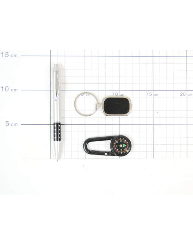 Dovanų rinkinys: rašiklis, raktų pakabukas - kompasas ir raktų pakabukas - stačiakampis kompaktiškoje dovanų dėžutėje