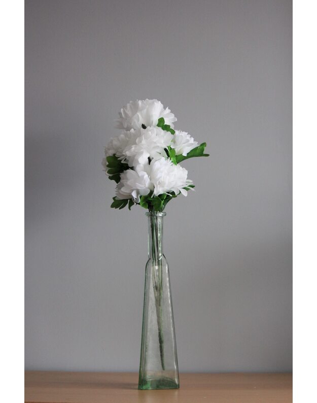 Dirbtinė balta gėlė