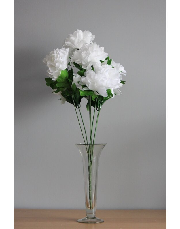 Dirbtinė balta gėlė
